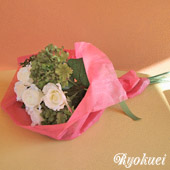 光触媒ホワイトローズとあじさいの花束